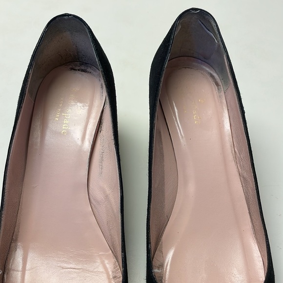 Kate Spade Suede Block Heel Black Pump. - Picture 5 of 11